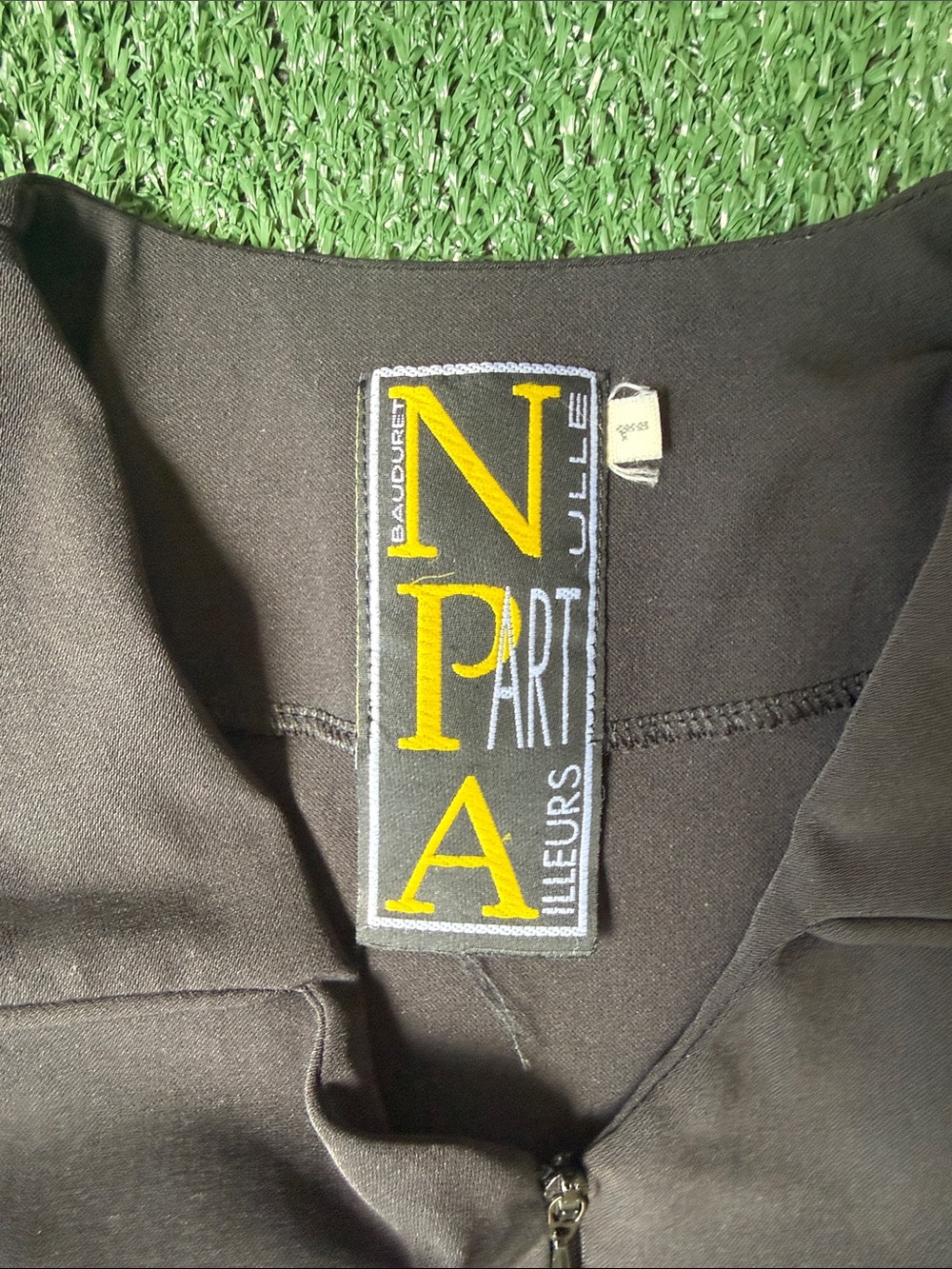 Black Zip-Front Long Sleeve Jacket - Picture 8 of 11